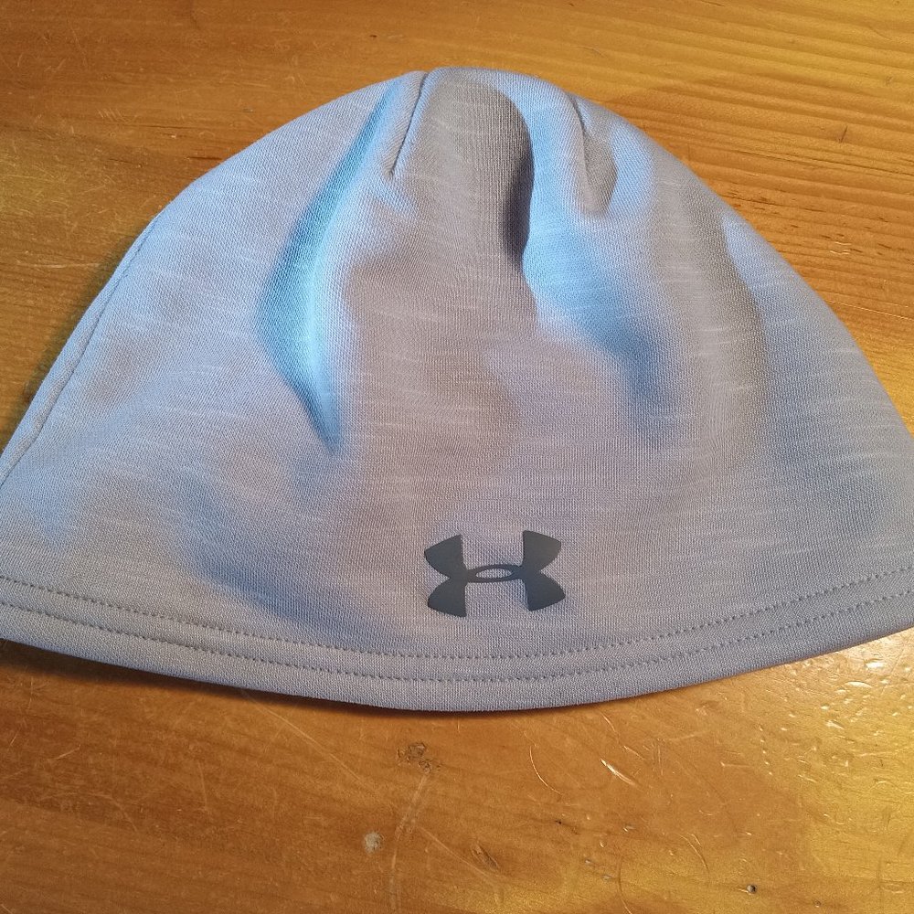 <3<3<3 Under Armour Beanie OS